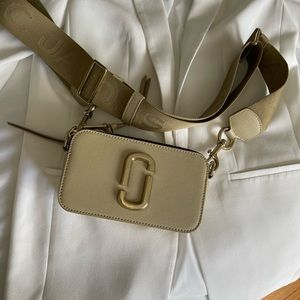 marc jacobs bag like new super cute goes with everything